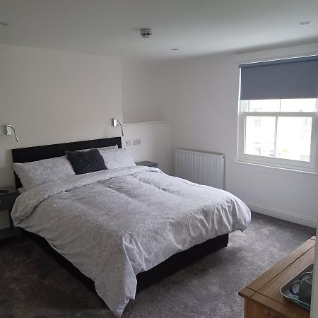 Premier House Hotel Уитби Екстериор снимка